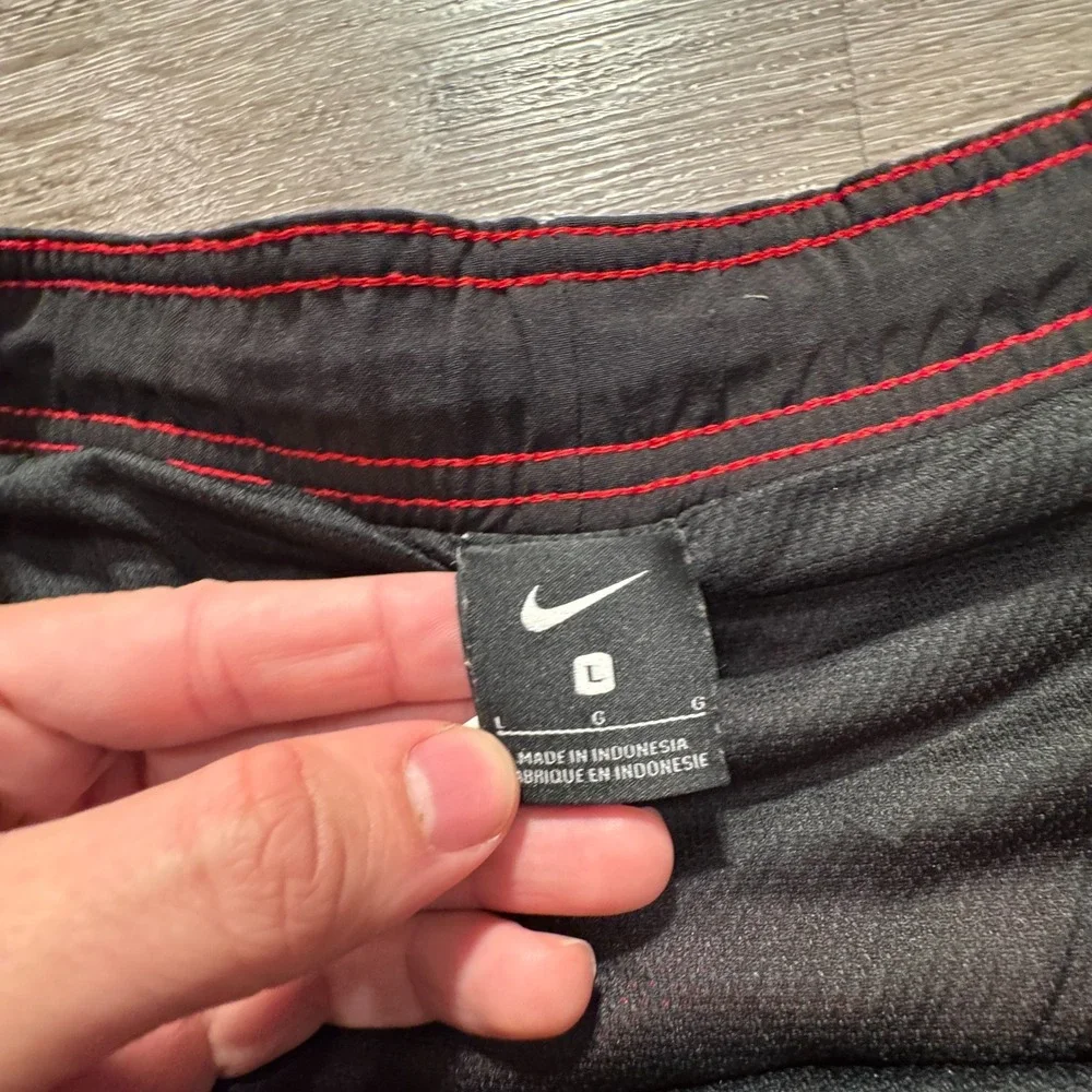 Nike Swim Trunks Mens Large Red Mesh Lined Shorts Elastic Waist Pockets Swoosh
